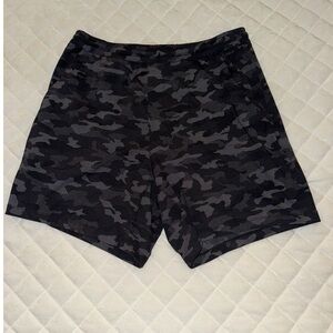 Men’s Lulu lemon pace breaker 7” shorts